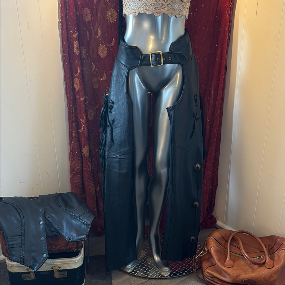 Women’s Leather  Chaps - Picture 2 of 10